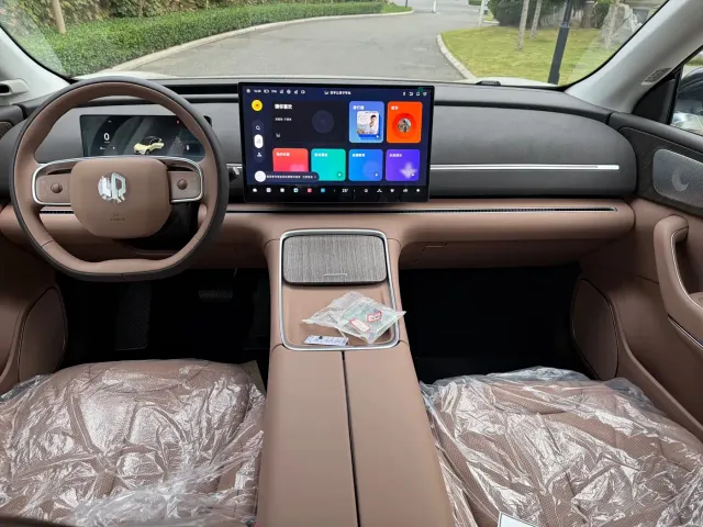 Leapmotor C11 — Фото автомобиля 7