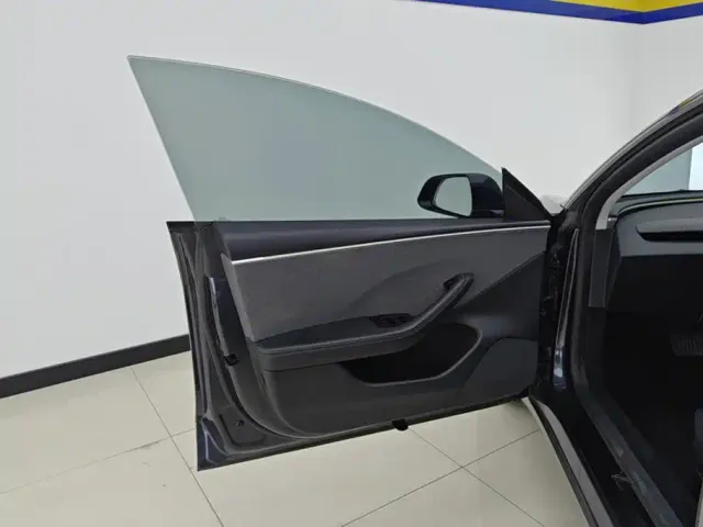 Tesla Model 3 — Фото автомобиля 7