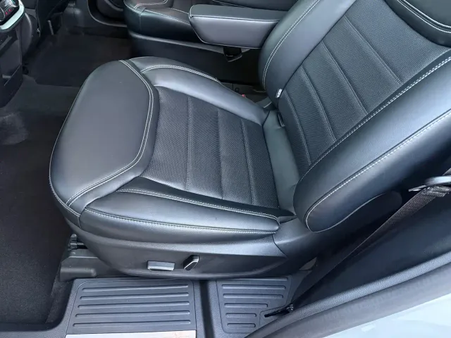 Ford Explorer — Фото автомобиля 14