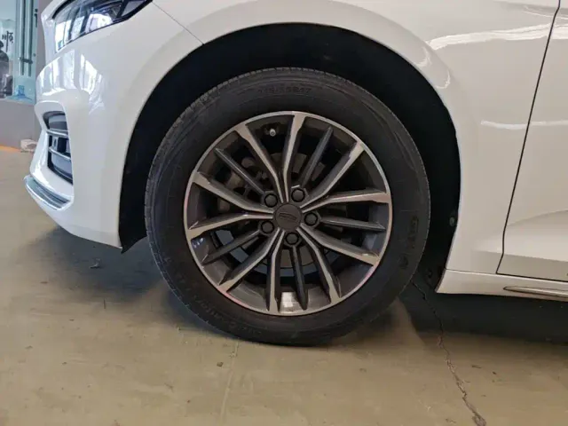 Geely Xingrui — Фото автомобиля 22