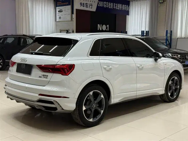 Audi Q3 — Фото автомобиля 4