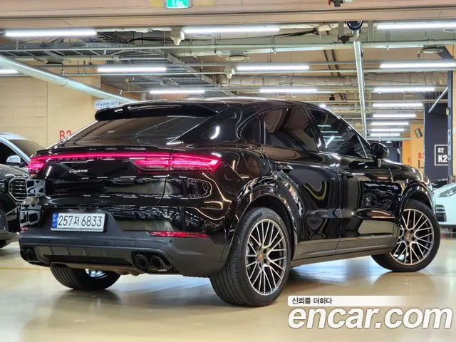 Porsche Cayenne — Фото автомобиля 4