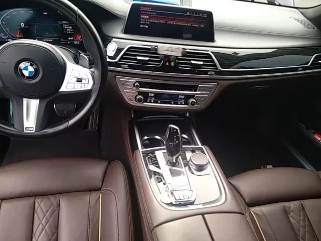 BMW 7 Series — Фото автомобиля 13