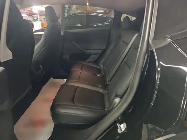 Tesla Model Y — Фото автомобиля 16