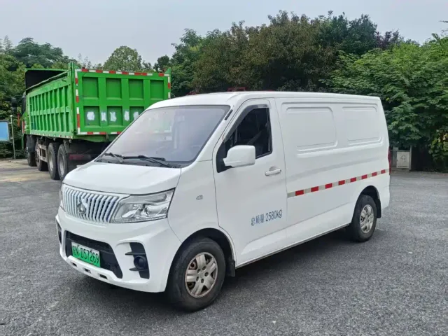 Фотография автомобиля — Changan Ruixing EM60
