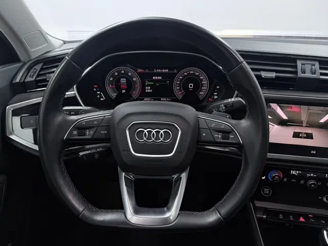 Audi Q3 — Фото автомобиля 7