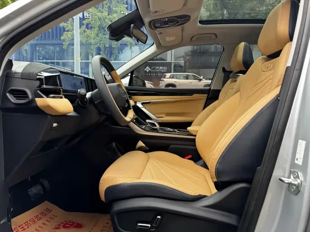 Geely Boyue L — Фото автомобиля 5