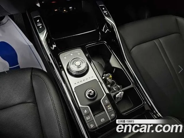 Kia Sorento Новый Sorento 4 поколение Бензин 2.5T 2WD — Фото автомобиля 8
