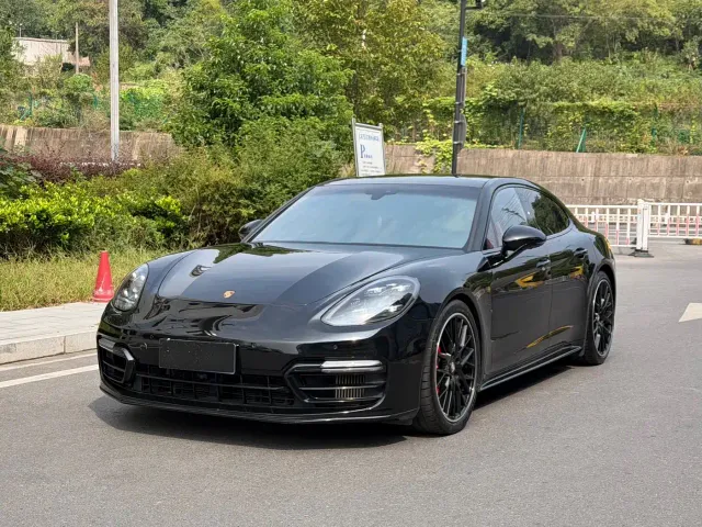 Фотография автомобиля — Porsche Panamera