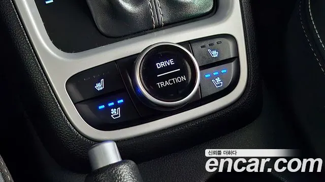 Hyundai Venue — Фото автомобиля 16
