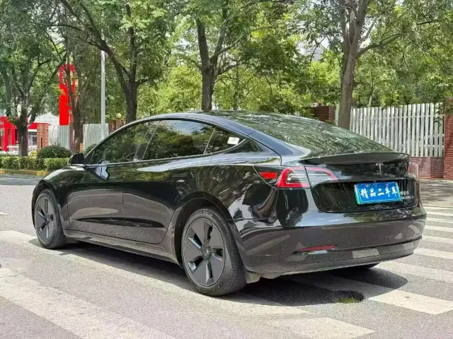 Tesla Model 3 — Фото автомобиля 7