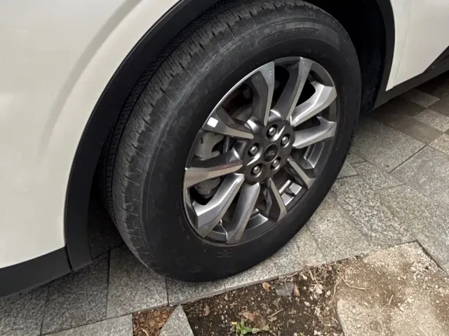Ford Edge — Фото автомобиля 5