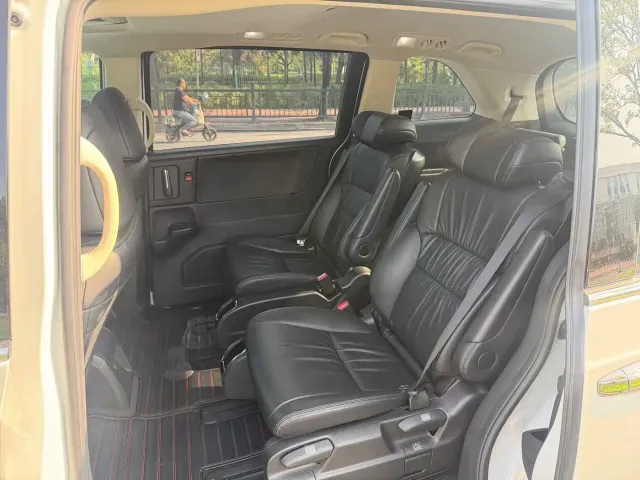 Honda Odyssey — Фото автомобиля 6