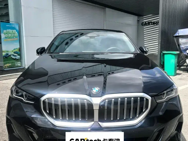 BMW 5 Series — Фото автомобиля 2