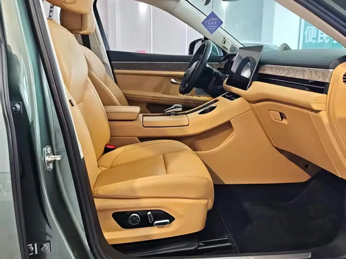 AITO Wenjie AITO M5 2022 Extended Range AWD Performance Edition — Фото автомобиля 11