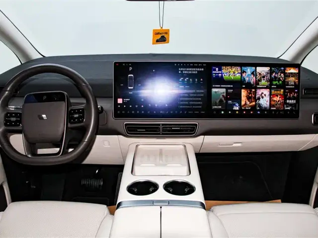 Li Auto MEGA — Фото автомобиля 14