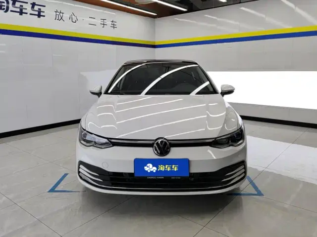 Volkswagen Golf — Фото автомобиля 2