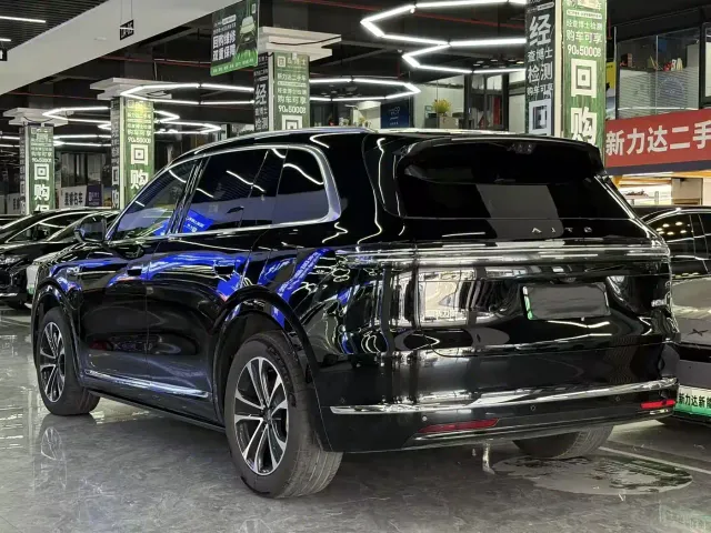 Aito M7 — Фото автомобиля 4