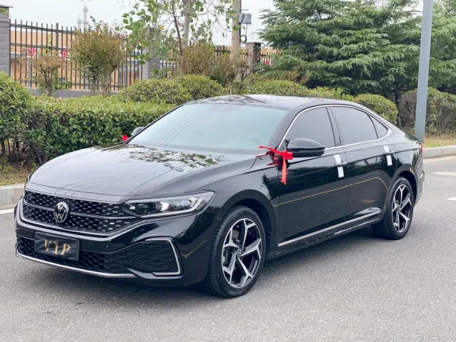 Фотография автомобиля — Volkswagen Passat
