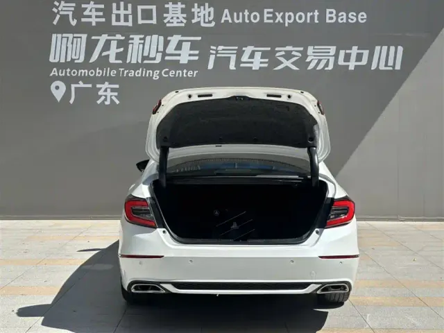 Honda Accord — Фото автомобиля 15
