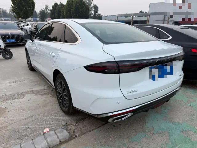 Geely Emgrand — Фото автомобиля 7