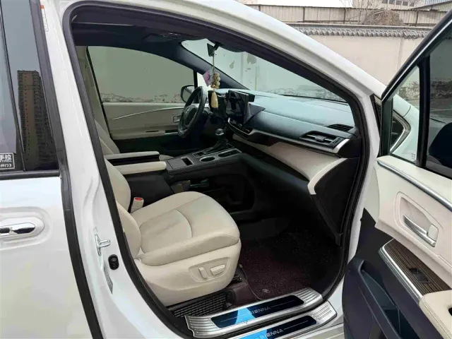 Toyota Granvia — Фото автомобиля 5
