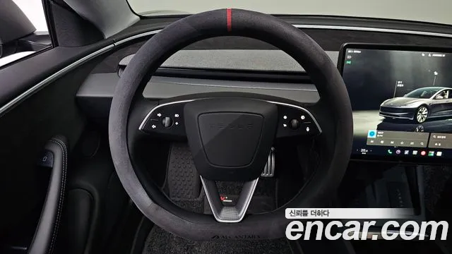 Tesla Model 3 — Фото автомобиля 12