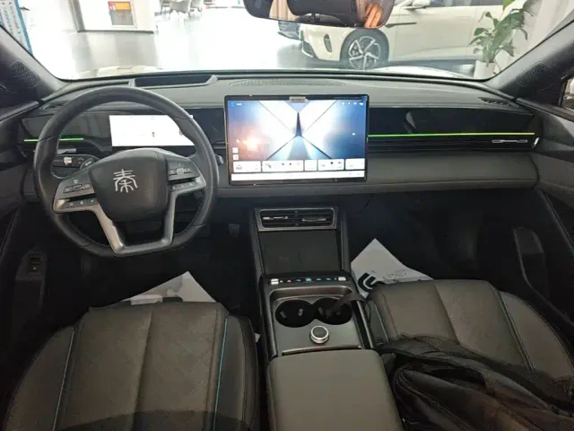 BYD Qin L — Фото автомобиля 9