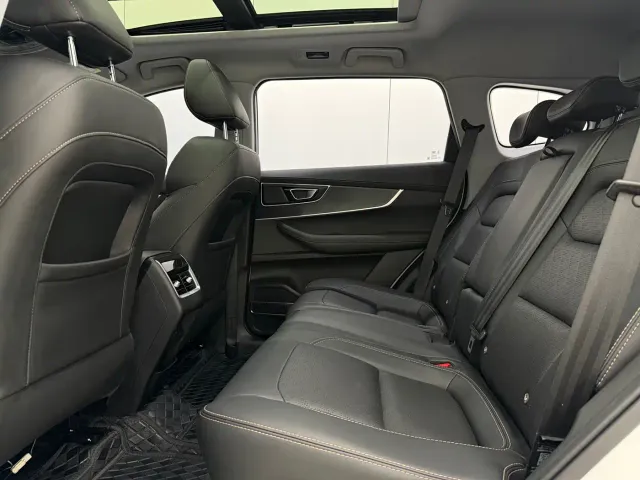 Chery Tiggo 8 — Фото автомобиля 12