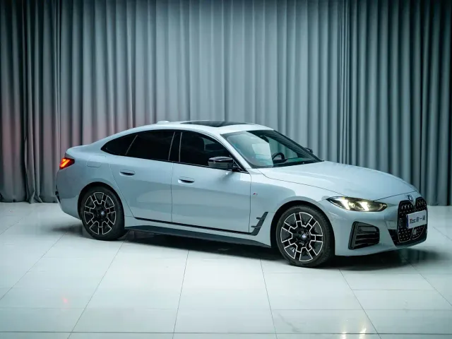 BMW BMW 4 Series 2024 430i Gran Coupe M Sport Shadowline Package — Фото автомобиля 3