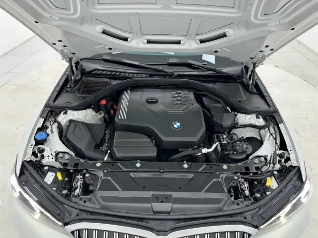 BMW 3 Series — Фото автомобиля 16