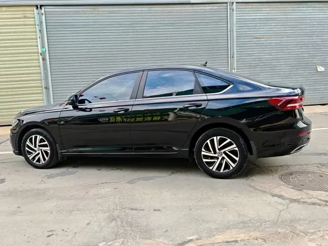 Volkswagen Lavida — Фото автомобиля 6