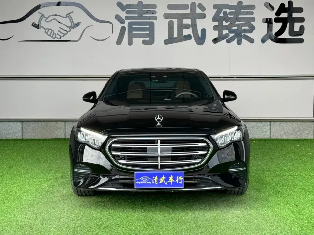 Mercedes-Benz E-Class — Фото автомобиля 3