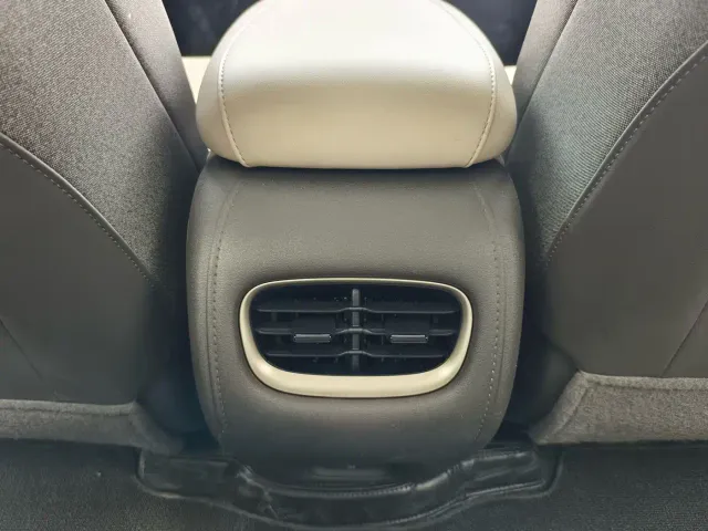 IM Motors LS6 — Фото автомобиля 11