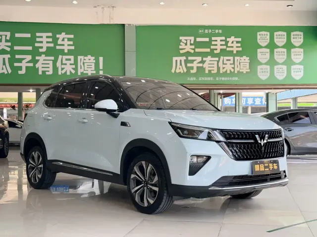 Wuling Asta — Фото автомобиля 3