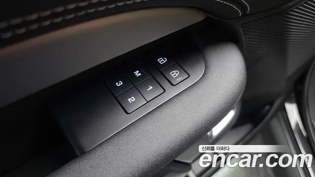 Land Rover Discovery — Фото автомобиля 20