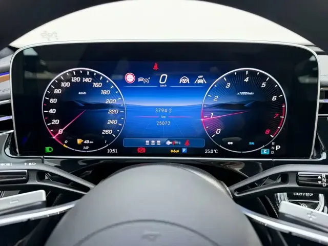 Mercedes-Benz E-Class — Фото автомобиля 19