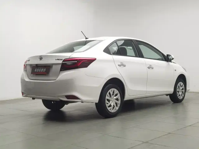 Toyota Vios — Фото автомобиля 2