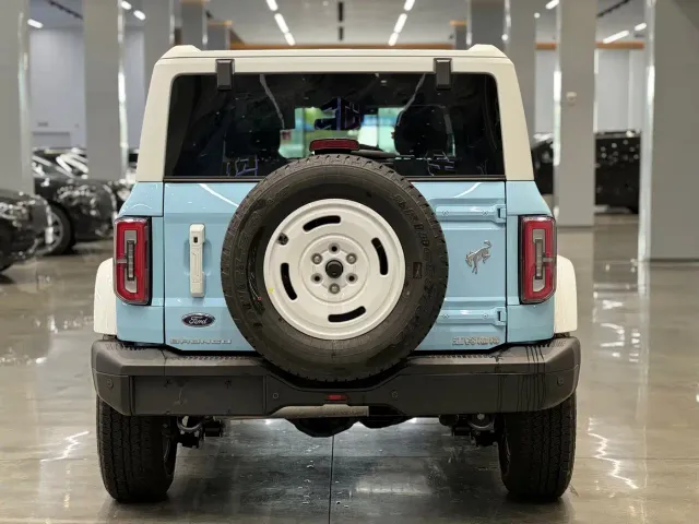 Ford Bronco — Фото автомобиля 5