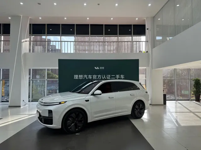 Фотография автомобиля — Li Auto L7
