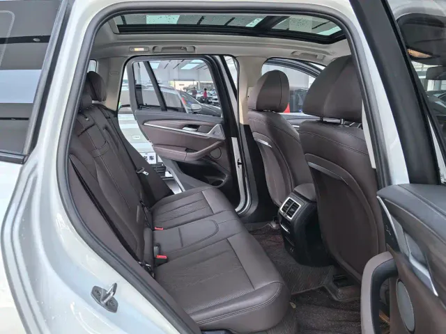 BMW X3 — Фото автомобиля 11