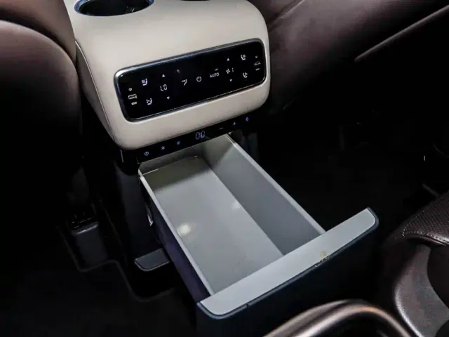 Li Auto Li Auto MEGA 2024 Ultra — Фото автомобиля 23