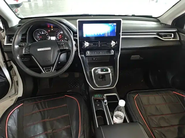 Haval M6 — Фото автомобиля 9