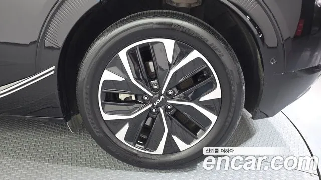 Kia EV6 — Фото автомобиля 6
