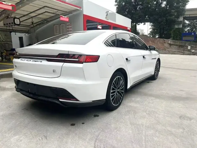BYD Han — Фото автомобиля 11