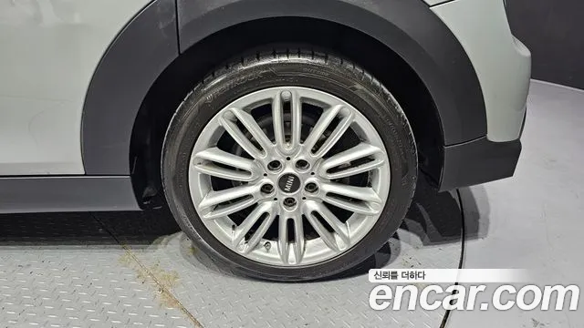 Mini Cooper Cooper 5 дверей Classic Plus — Фото автомобиля 21