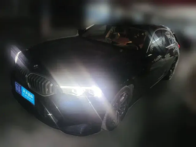 Фотография автомобиля — BMW 3 Series