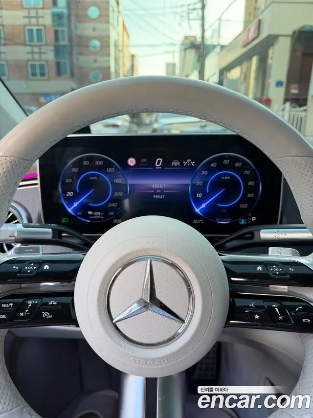 Mercedes-Benz EQS — Фото автомобиля 12
