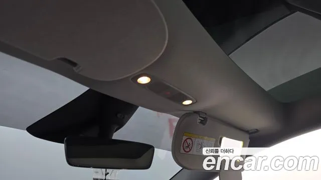 Tesla Model Y — Фото автомобиля 21