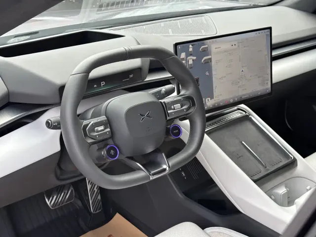 Xpeng P7 — Фото автомобиля 12